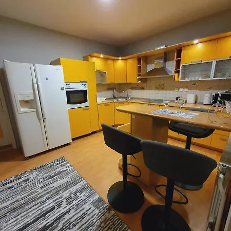 Arna Apartment *