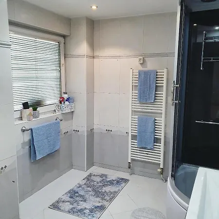 Διαμέρισμα Arna *