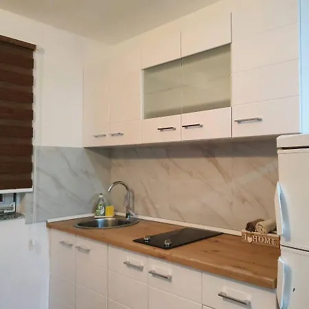 Apartment Arna *