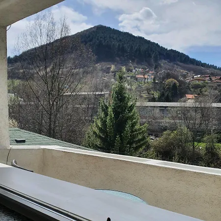 Arna Apartment