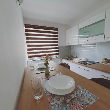 Arna Apartment